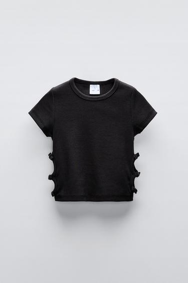 T-SHIRT CUT OUT LACETS - Noir de Zara
