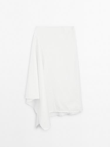 Falda midi denim corte asimétrico - Blanco roto de Zara