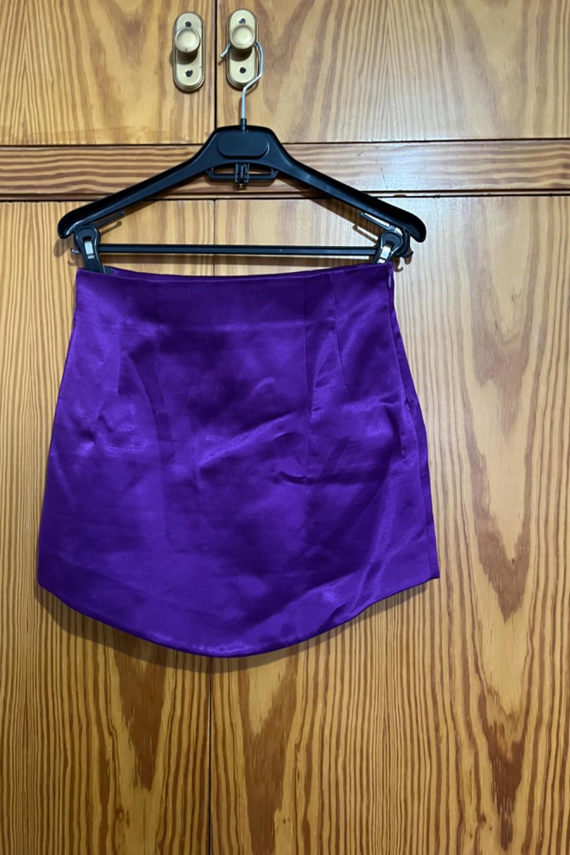 SATIN-FINISH MINI SKIRT