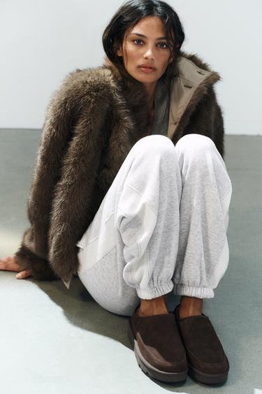 MULE PIEL INTERIOR EFECTO BORREGUITO - Marrón de Zara