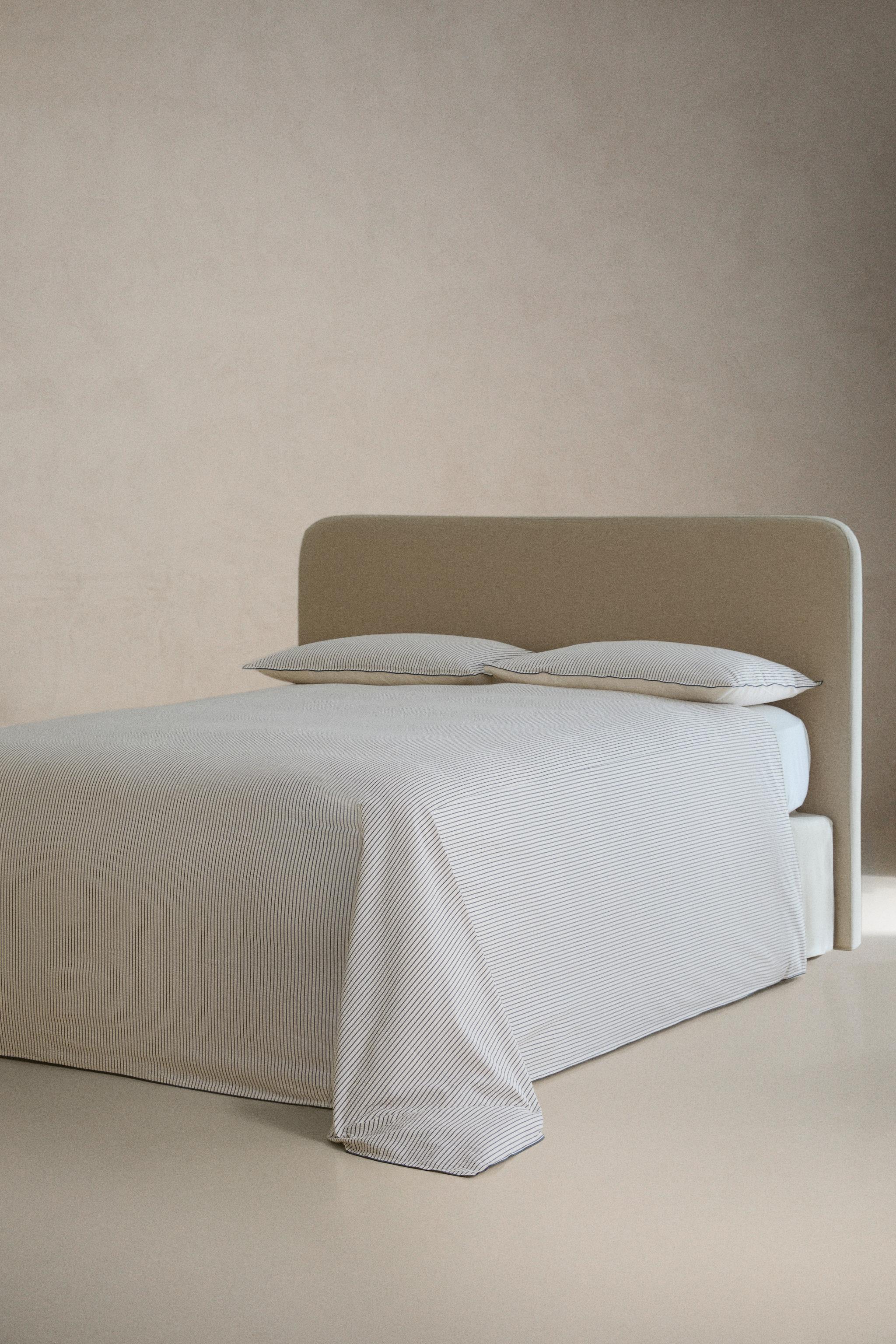 SEERSUCKER STRIPED DUVET COVER WITH PIPING — Blue