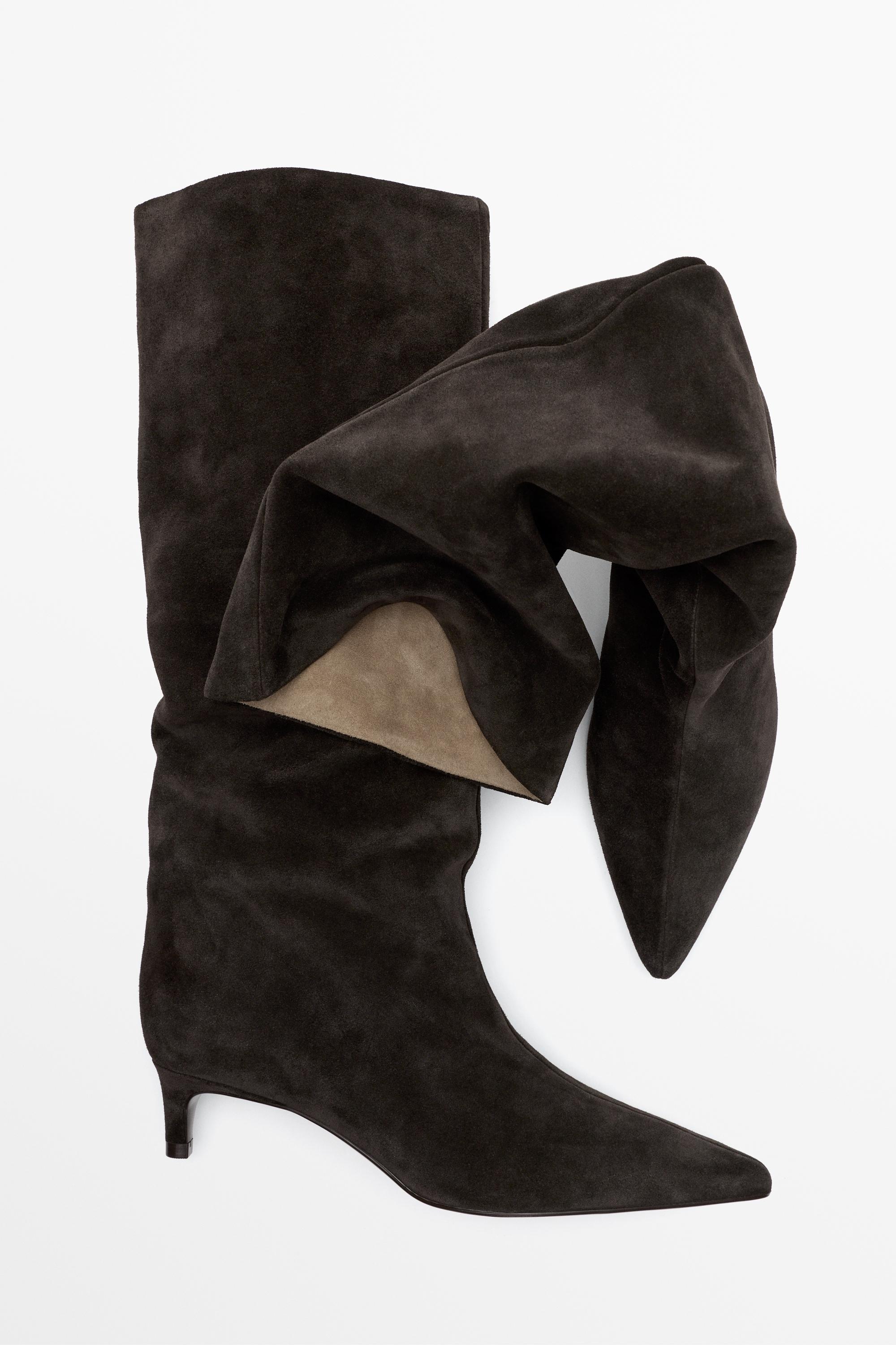 Soft leather heel boot