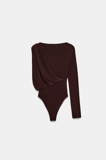 FLOWING BODYSUIT WITH BROOCH DETAIL - Dark brown by Zara