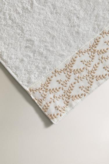 SERVIETTE DE BAIN APPLIQUE BRODERIE FEUILLES - Or de Zara - Image 2