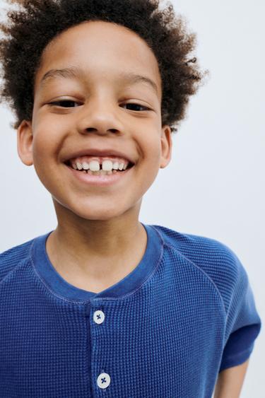 STORIESZ - HENLEY-T-SHIRT MIT WAFFELMUSTER - Blau von Zara