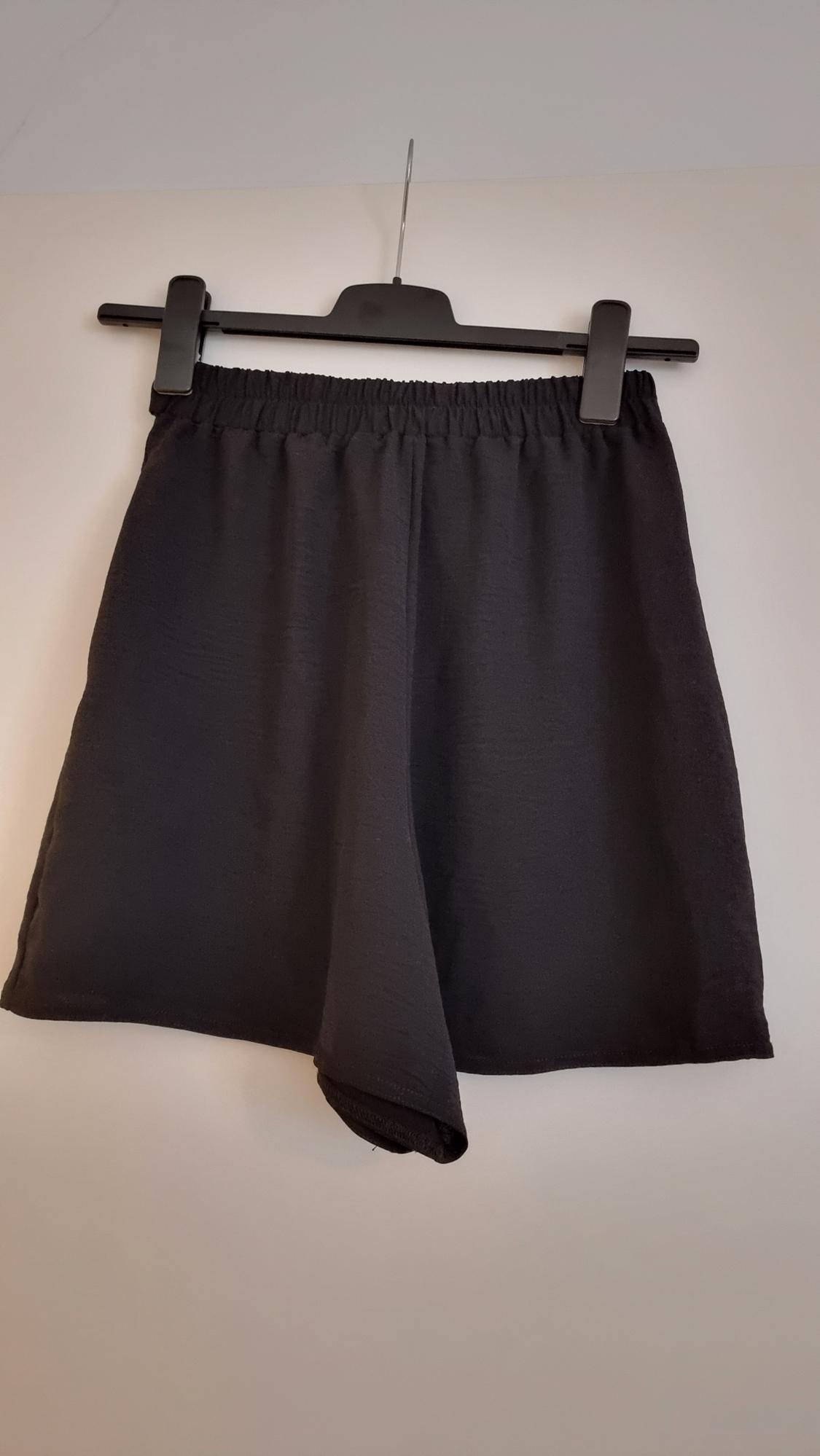 FLOWING BERMUDA SHORTS WITH BELT - Image 2