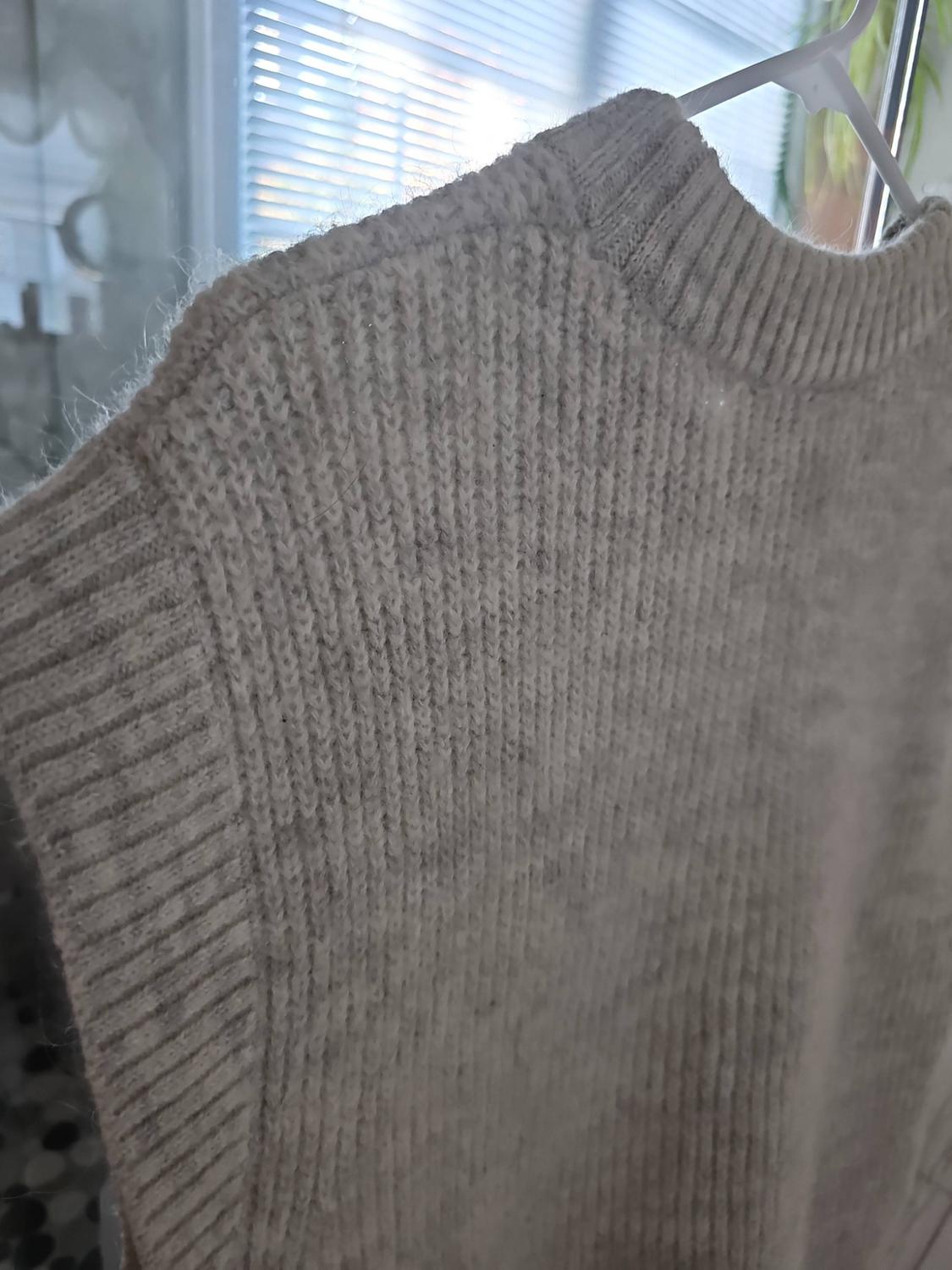 VEST - Image 4