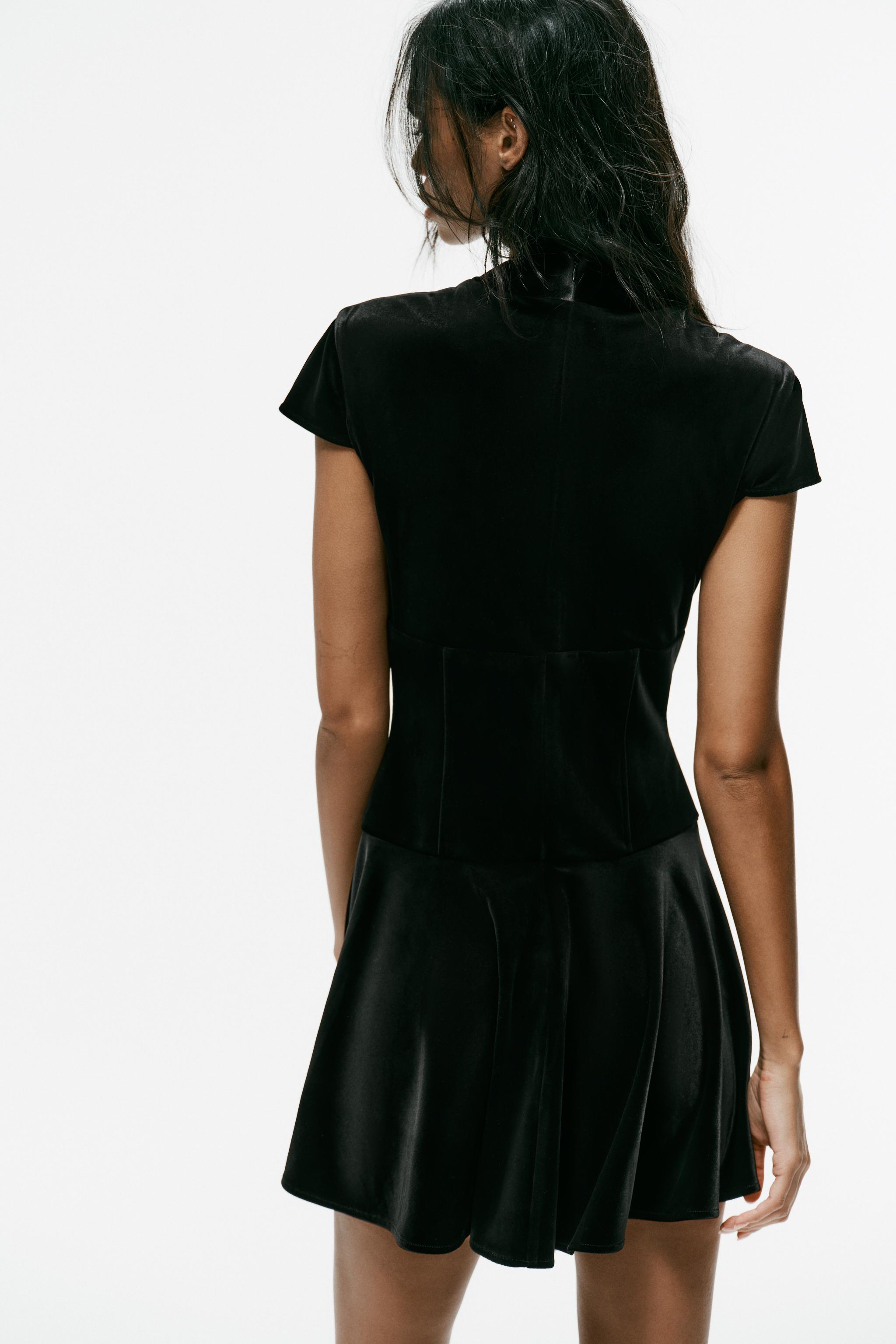 VELVET MINI DRESS WITH FROG FASTENING