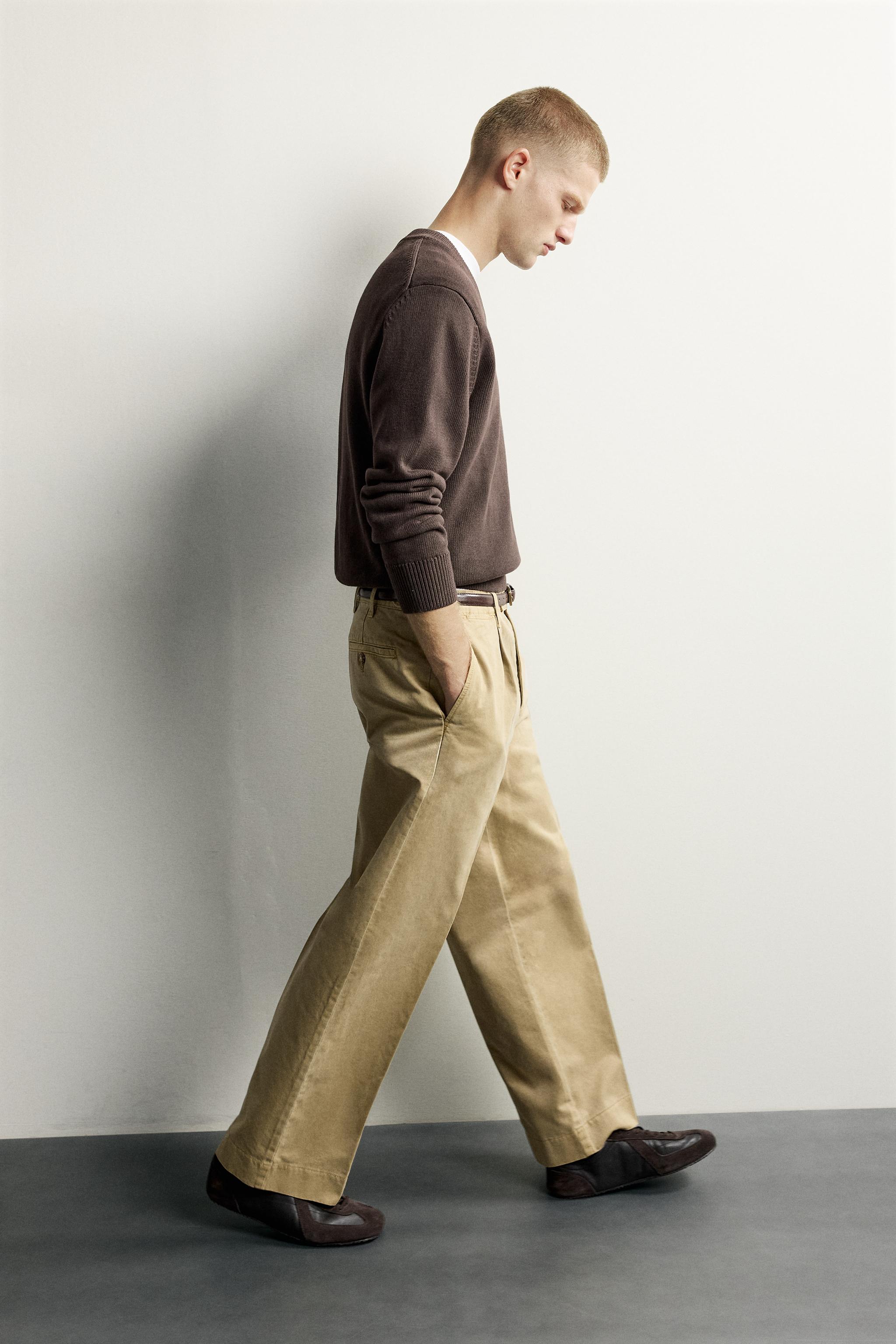 PANTALON CHINO COUPE DÉCONTRACTÉE À PLIS