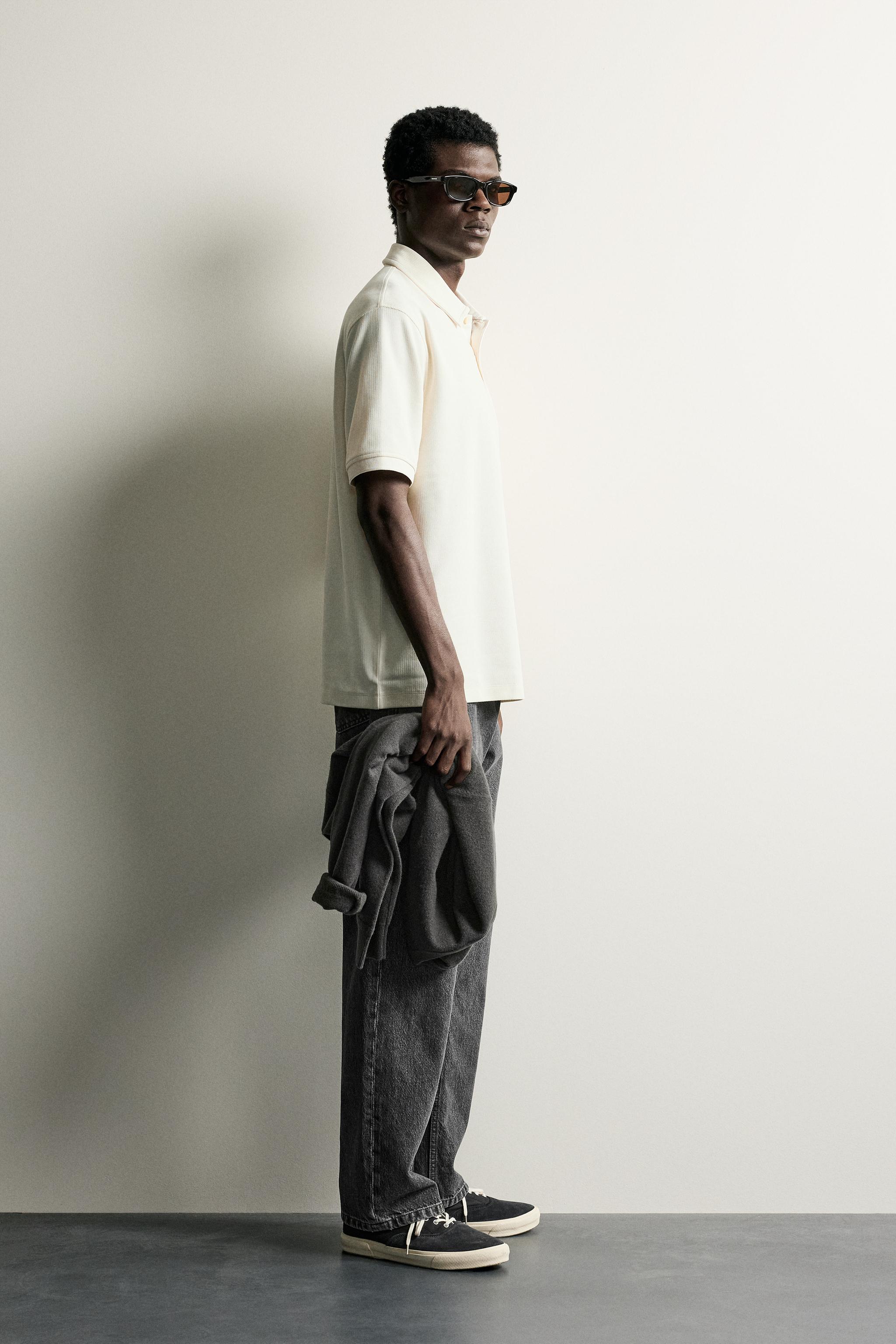 REGULAR FIT TEXTURED POLO