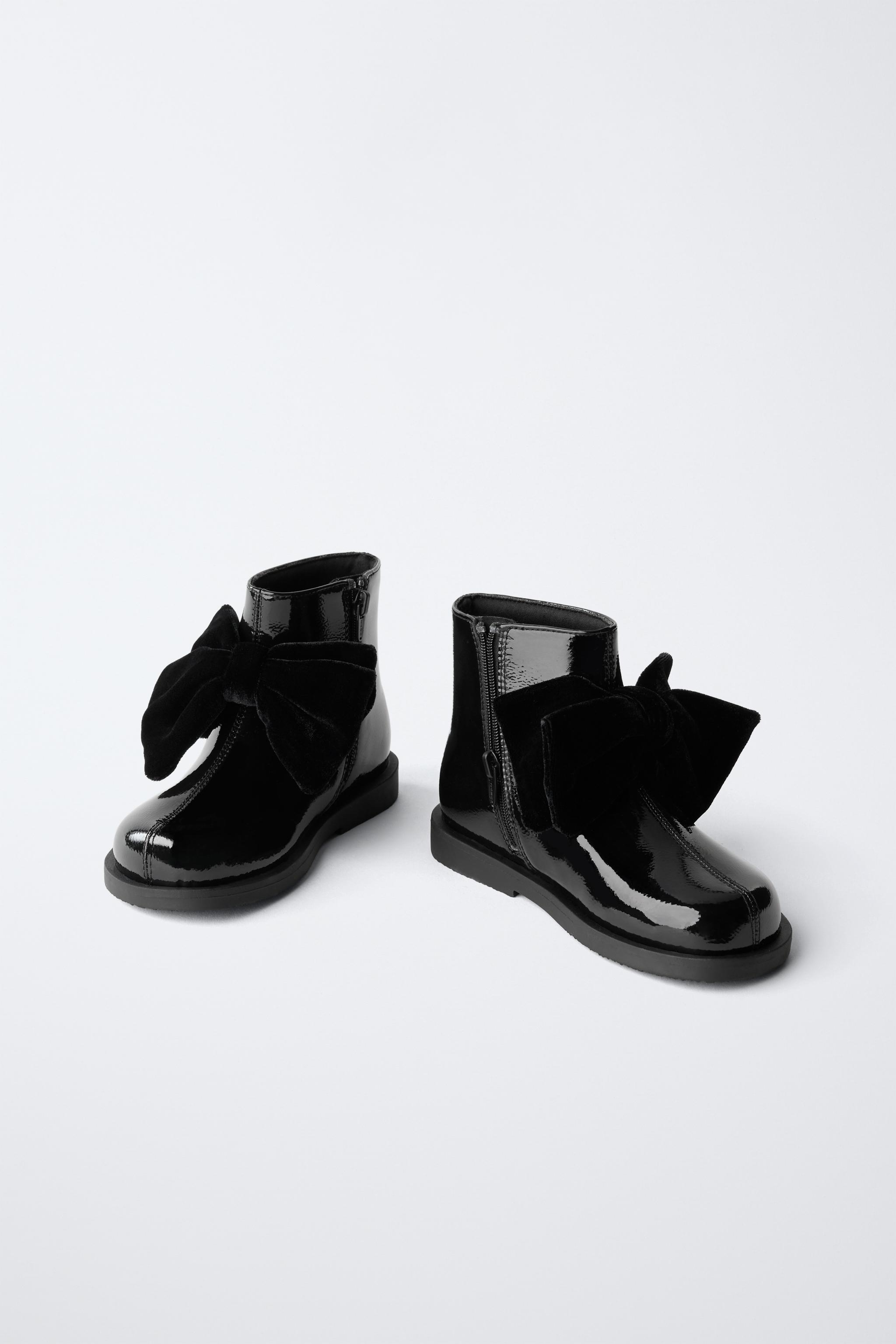 PATENT FINISH BOW BOOTS