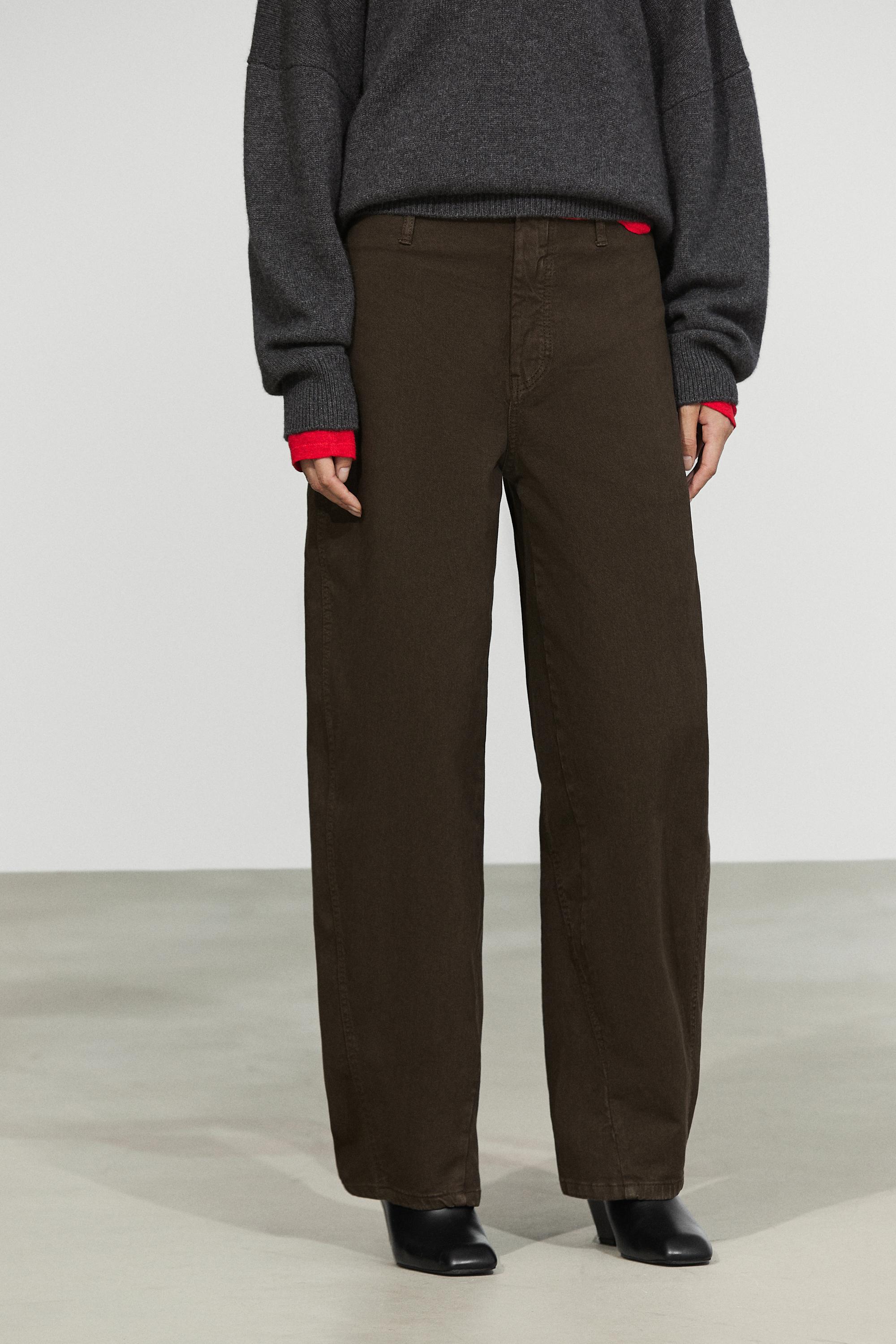 Pants carrot fit seam details