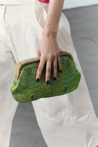 PLETENÁ KABELKA DO RUKY - Zelená od Zara