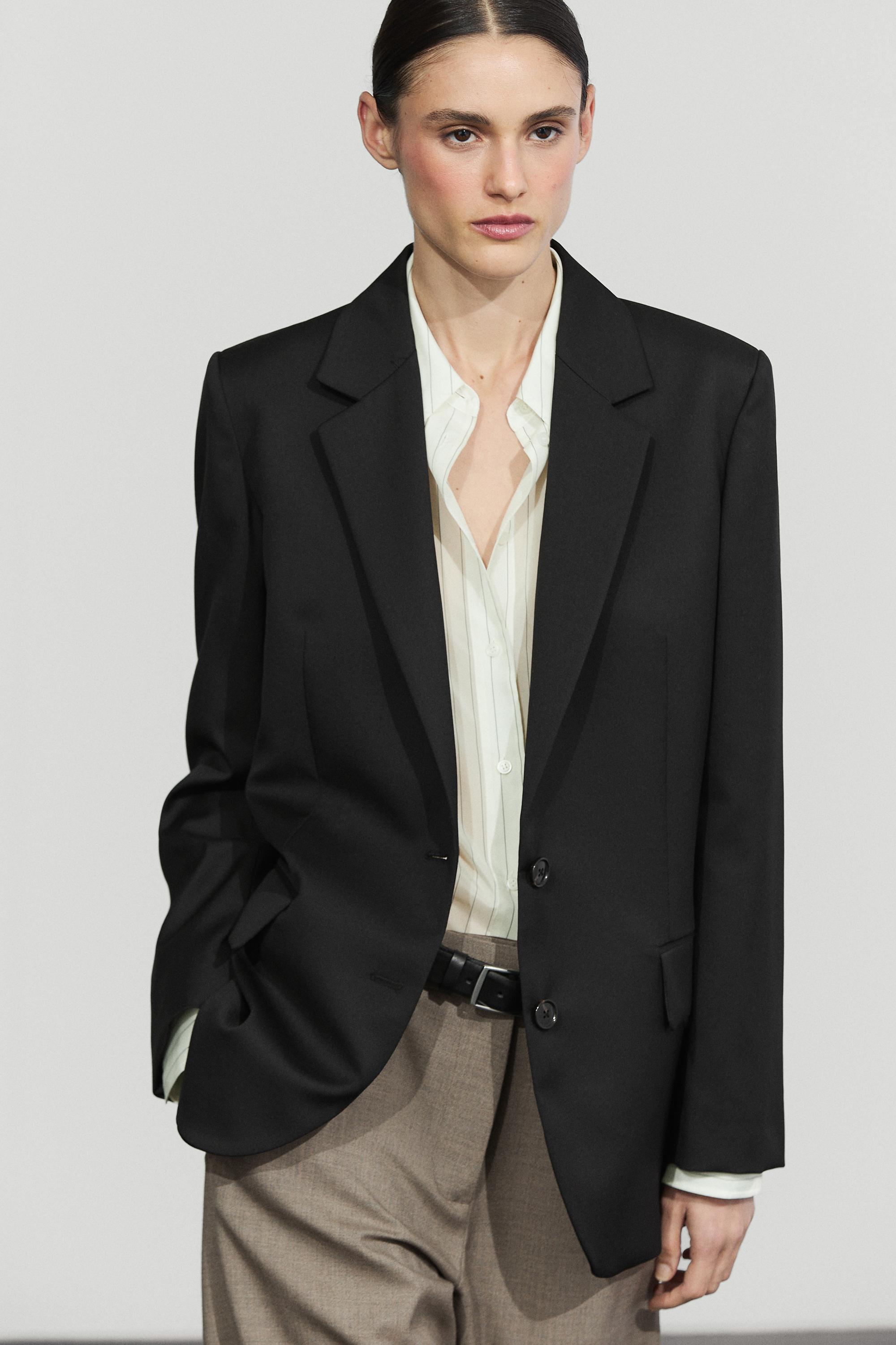 100% extra fine wool two-button blazer