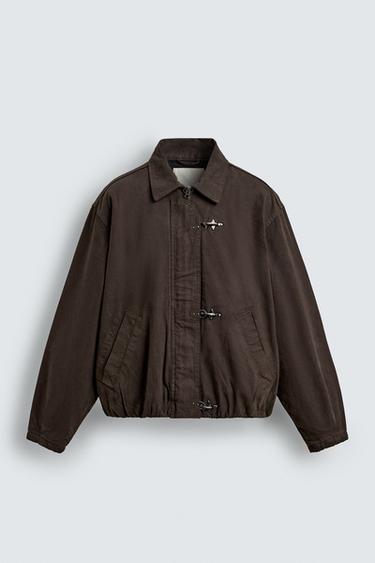 CAZADORA CROPPED FIT ALAMARES - Chocolate de Zara