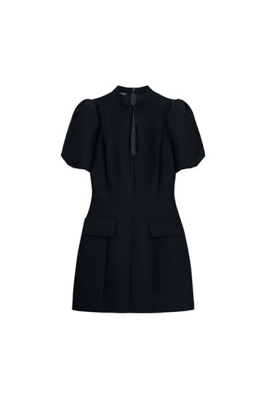 فستان قصير بأكمام منفوخة - أسود الخاص بـ Zara
