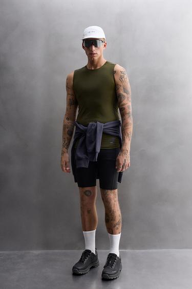 BLUZË TANK KOMPRESIVE - Kaki e errët nga Zara