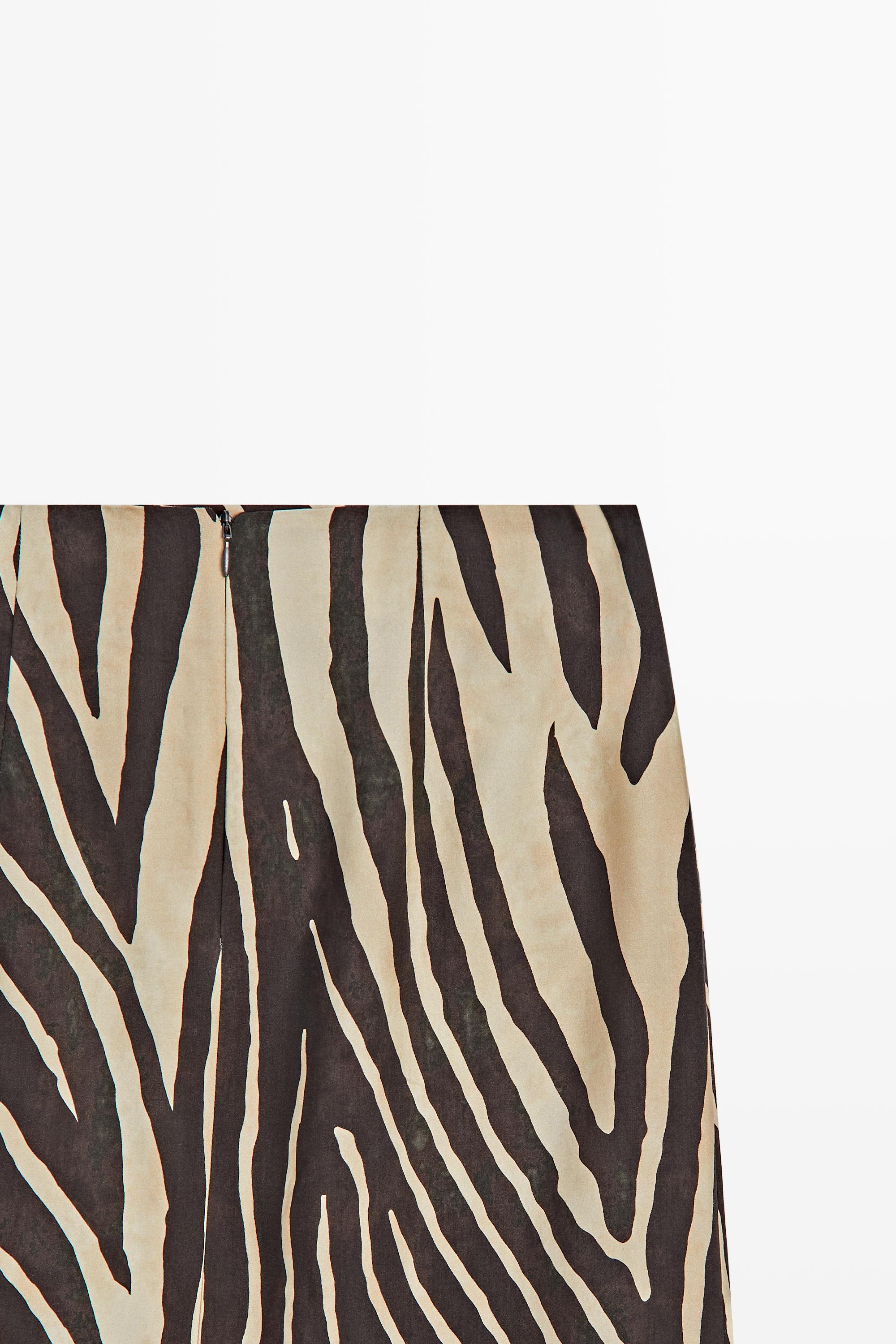 Flowing tube skirt