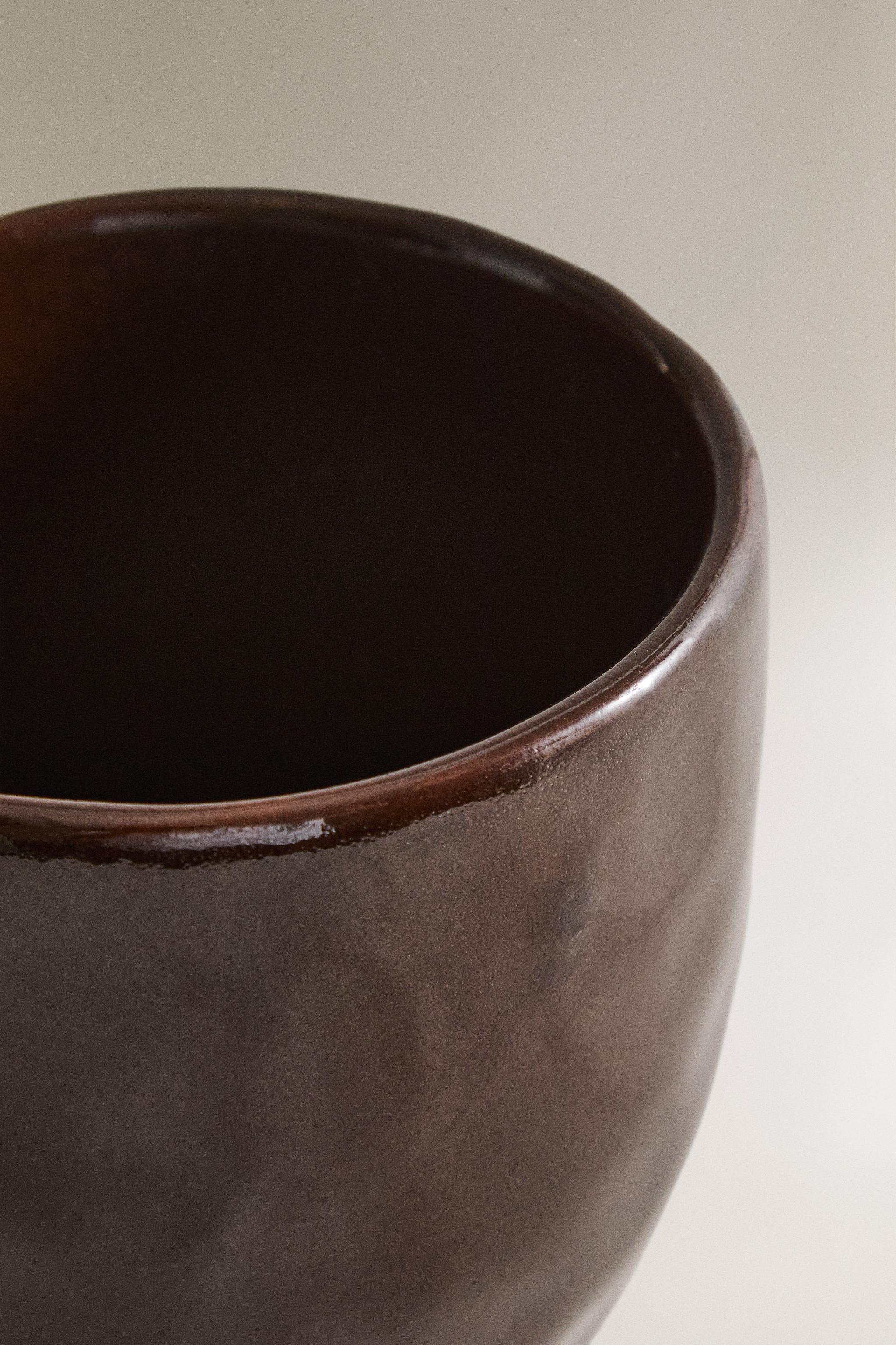 BROWN CERAMIC TOOTHBRUSH HOLDER