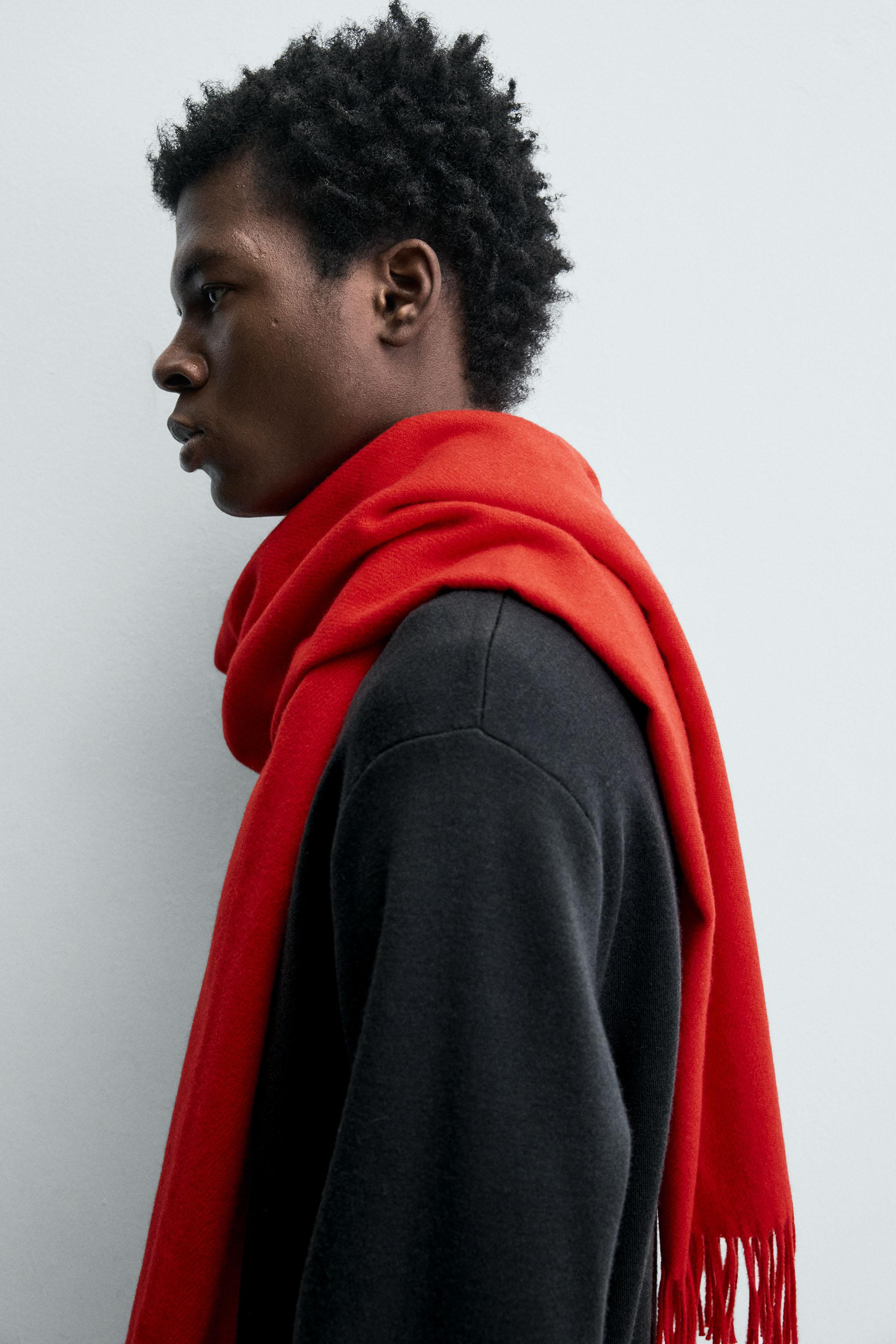 赤色 ロゴ刺繍 マフラー フリンジ付き 赤色 ロゴ刺繍 マフラー フリンジ付き 赤色 ロゴ刺繍 マフラー