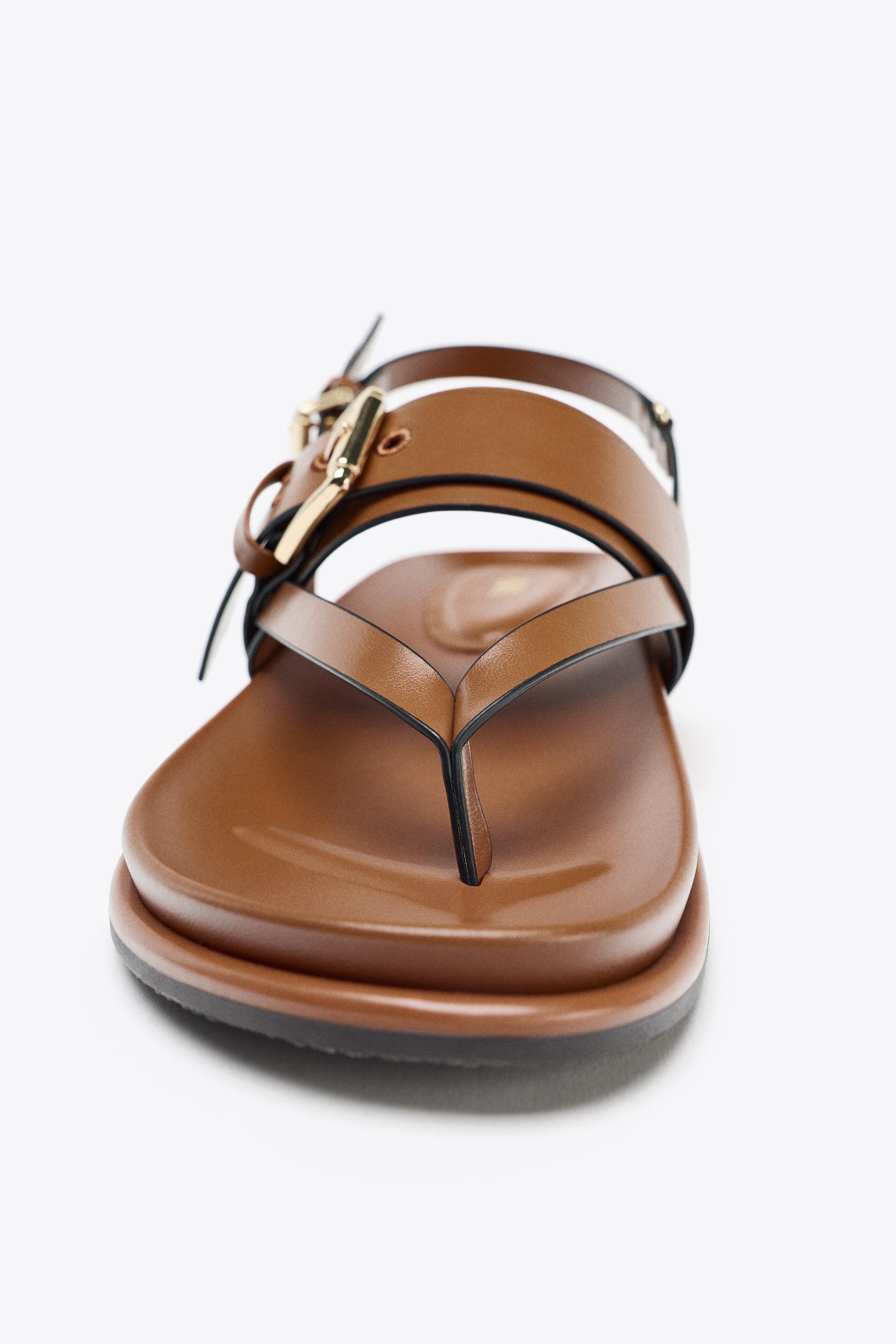 STRAPPY BUCKLE SANDALS