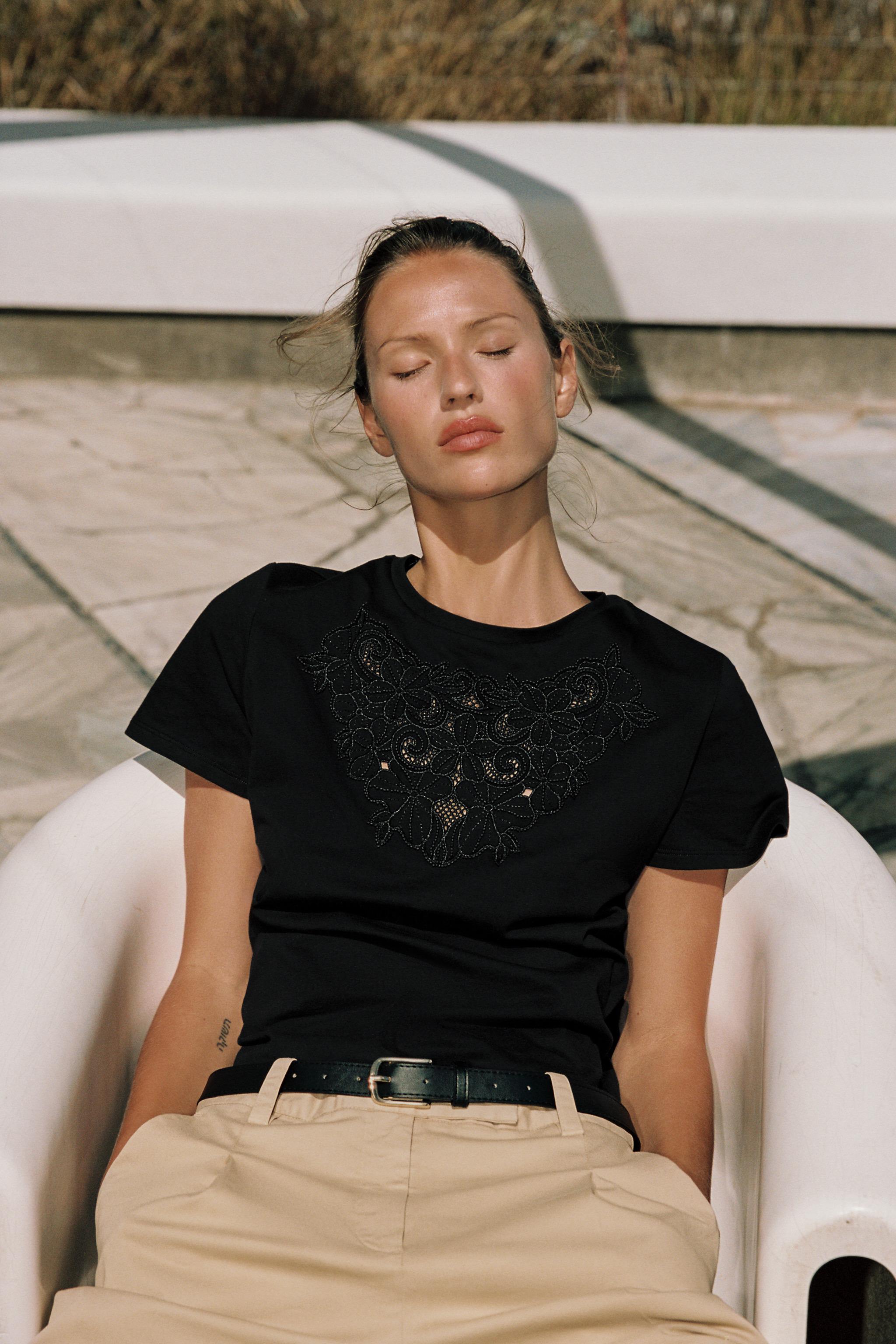 COTTON EMBROIDERED T-SHIRT — Black