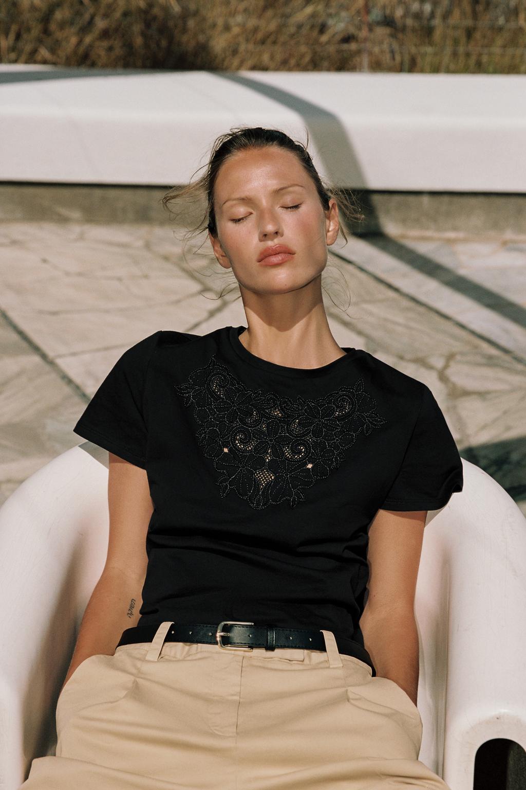 COTTON EMBROIDERED T-SHIRT