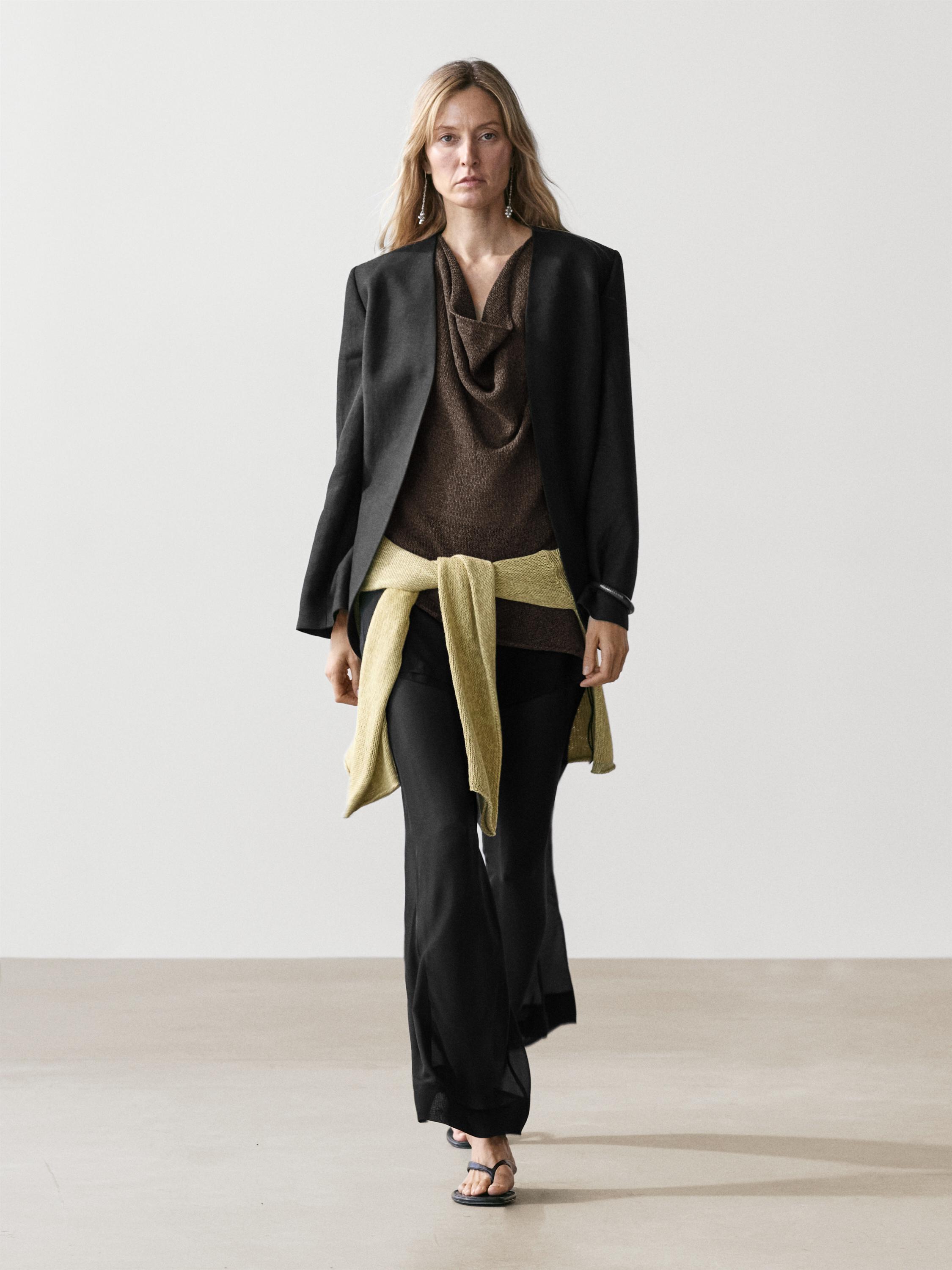 Top asymétrique à col drapé