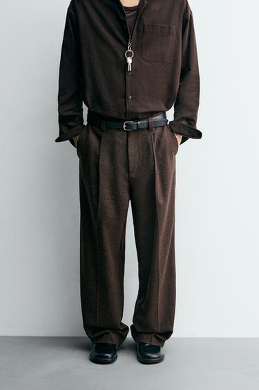 PANTALÓN BOTONATO PLIEGUES - Marrón de Zara