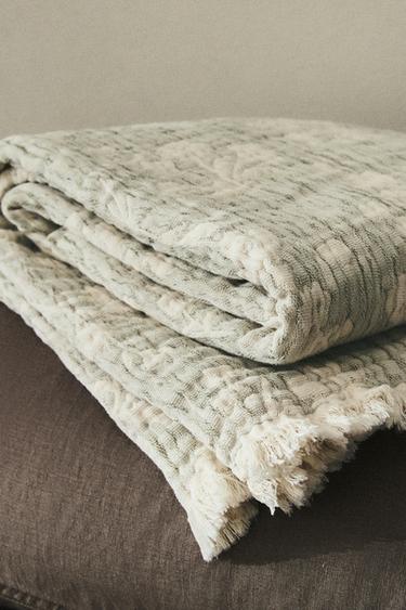 FLORAL JACQUARD THROW - Green by Zara