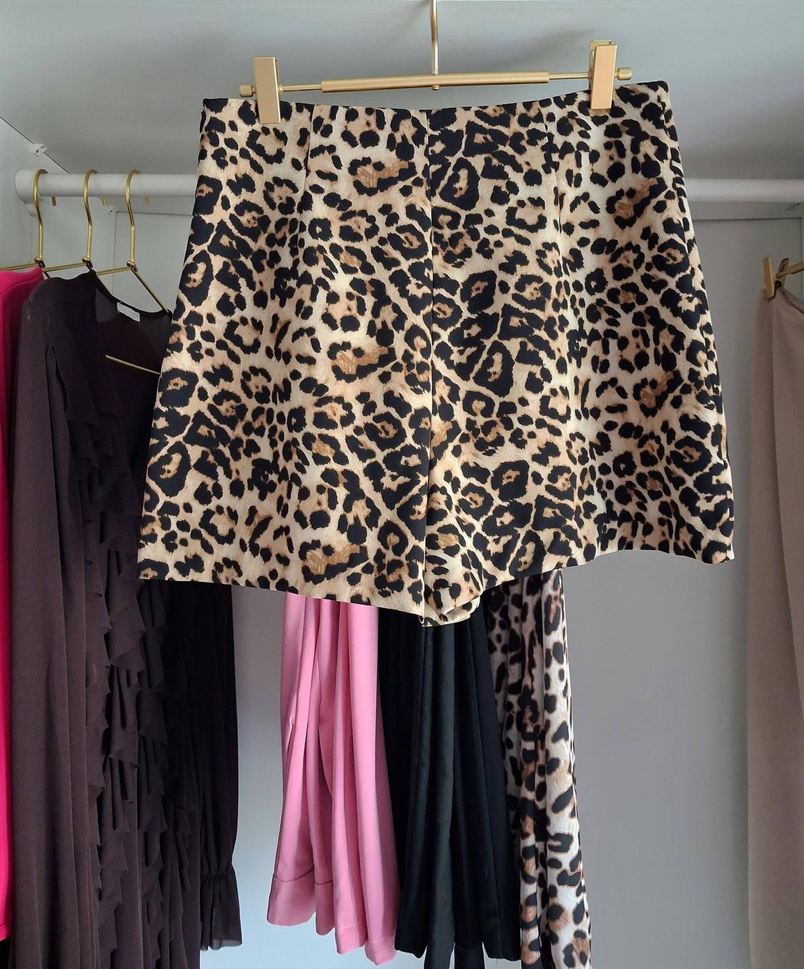 ANIMAL PRINT SKORT - Image 2
