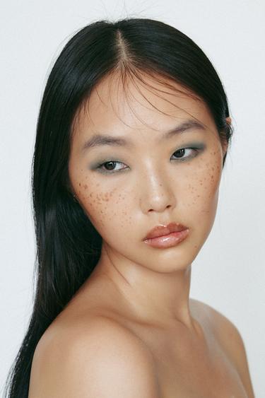 OMBRE À PAUPIÈRES EN STICK - EYEDREAM - DARK MATCHA de Zara