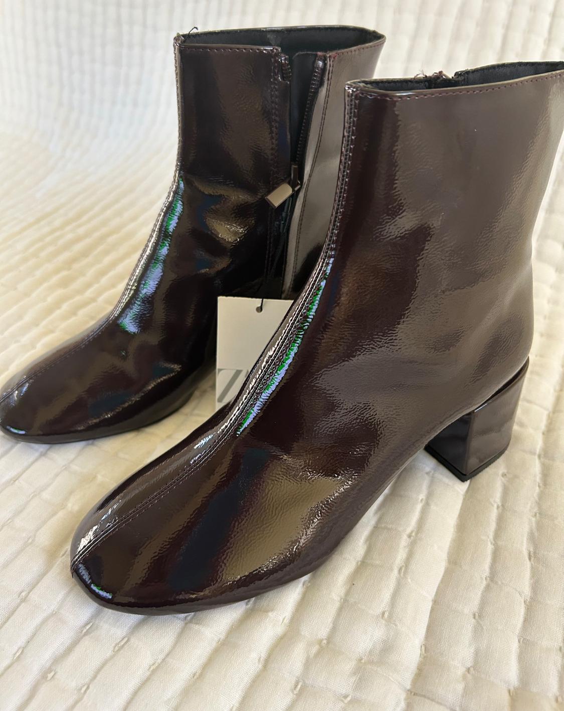 FAUX PATENT LEATHER ROUND TOE ANKLE BOOTS - Image 3