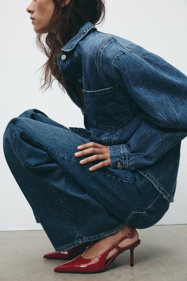 MULE DE SALTO COM EFEITO ENVERNIZADO - Vermelho da Zara