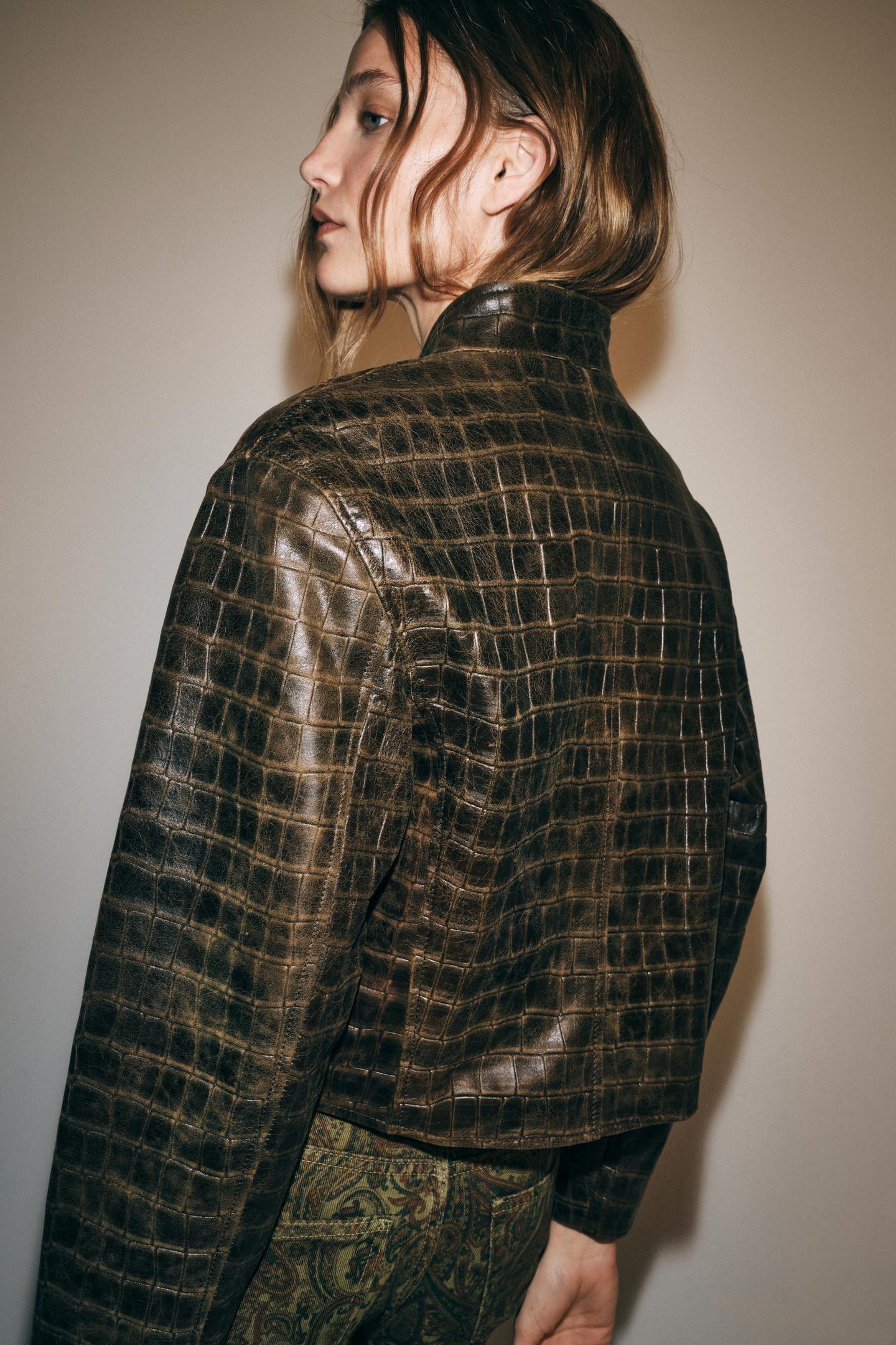 Женская куртка Zara ZW Collection 100% Leather Distressed Cropped Jacket, цвет: Коричневый — фото 6