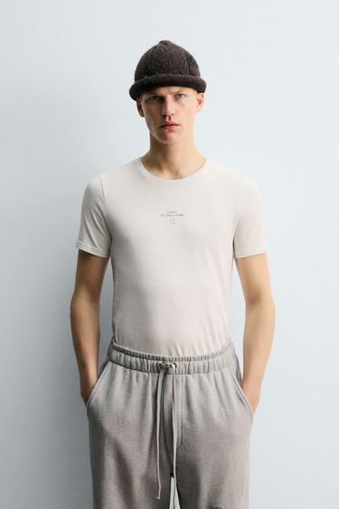 Zara KITSA LÕIKEGA T-SÄRK X SR_A - Määrdunudvalge