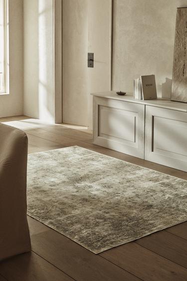 GULVTÆPPE MED VINTAGE-EFFEKT - Beige fra Zara