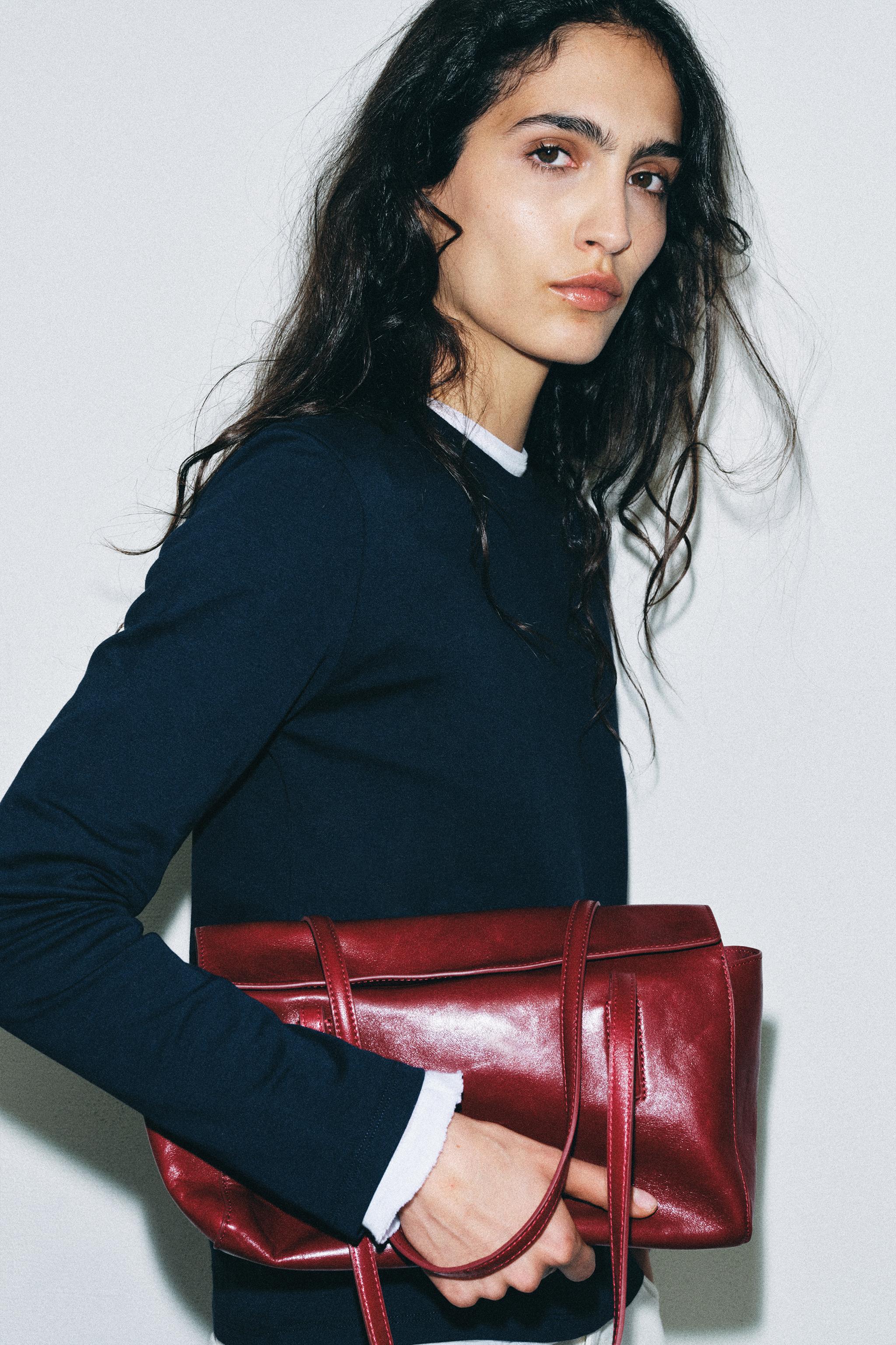 LEATHER SHOULDER BAG