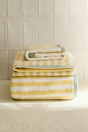 REVERSIBLE STRIPED BATH TOWEL - Multicoloured by Zara