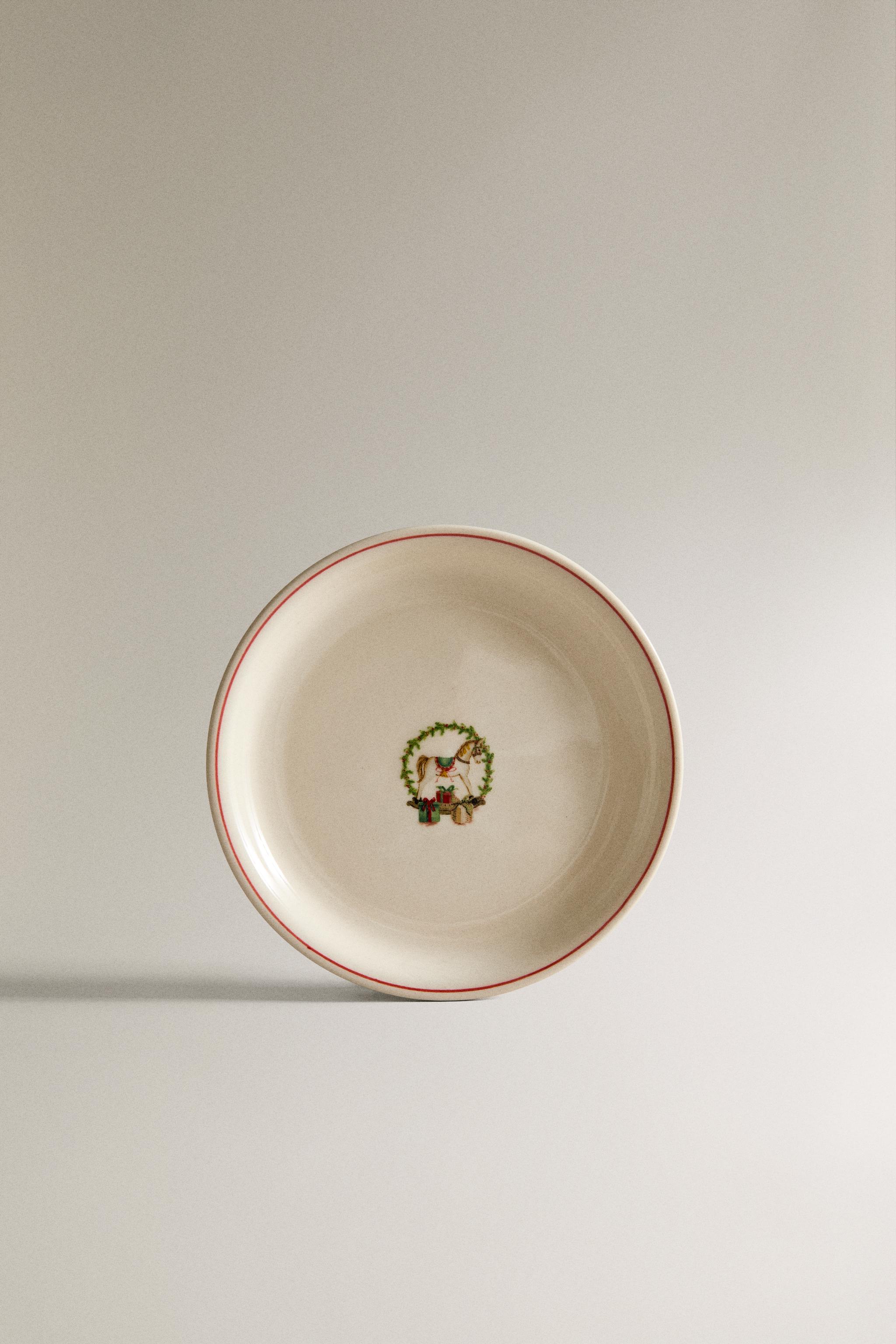 STONEWARE SIDE PLATE WITH CHRISTMAS MOTIF