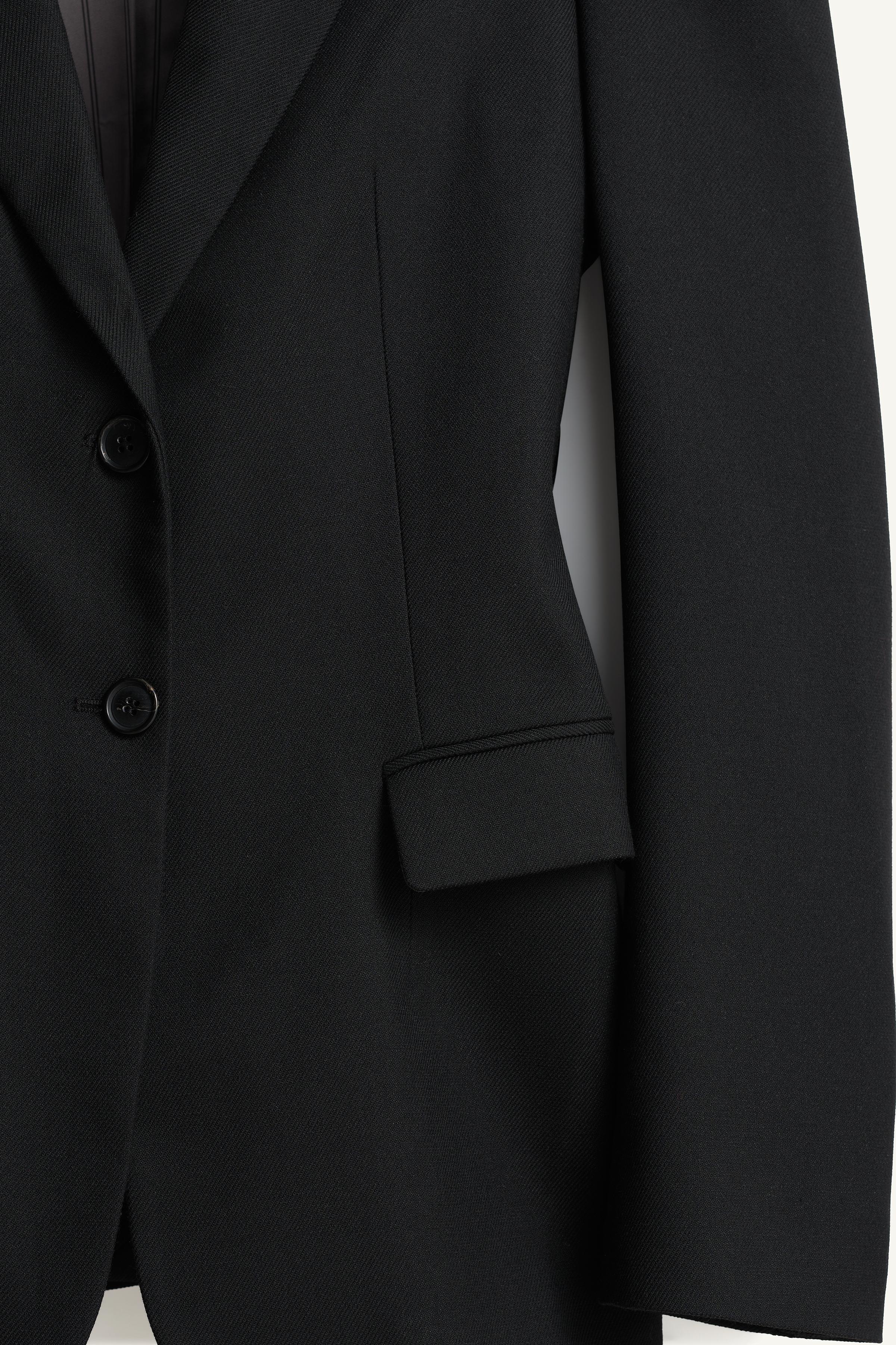 LIMITED EDITION SHOULDER PLEAT BLAZER