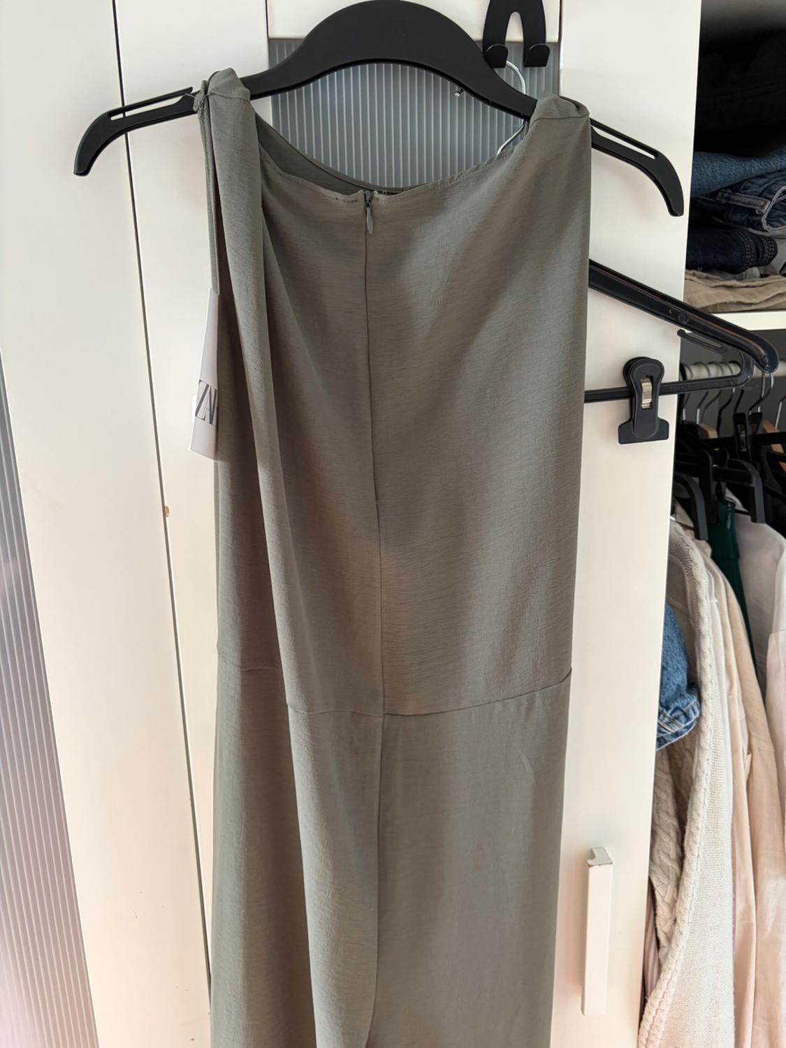 FLOWING JUMPSUIT WITH KNOT - Image 3