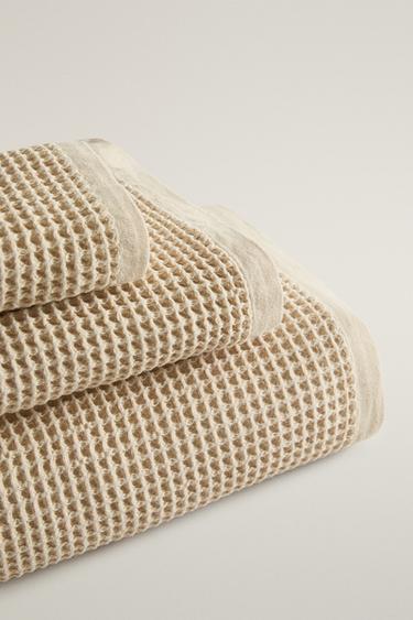 WAFFLE-TEXTURE COTTON BATH TOWEL — Sand 2
