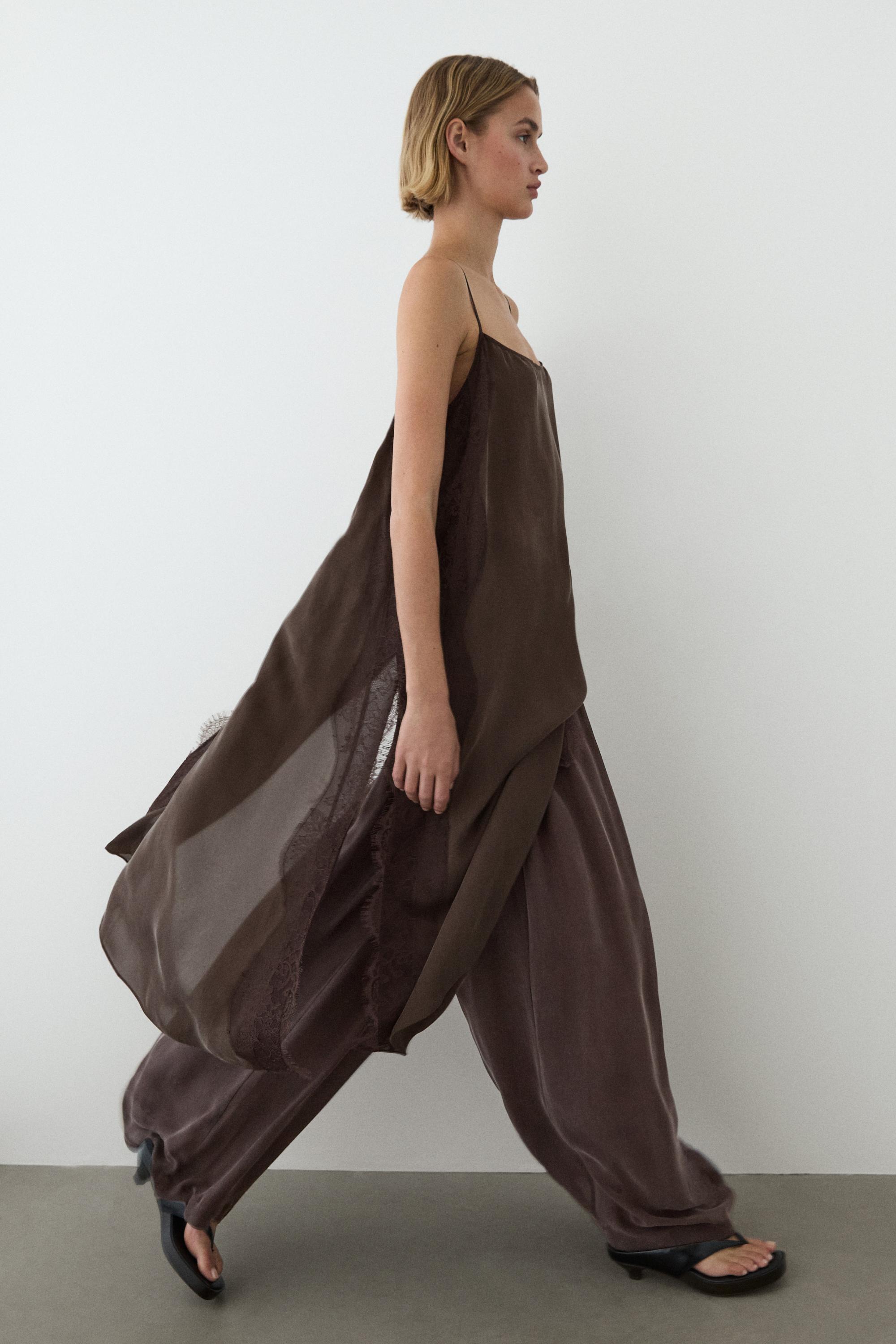 Total look flowing skort