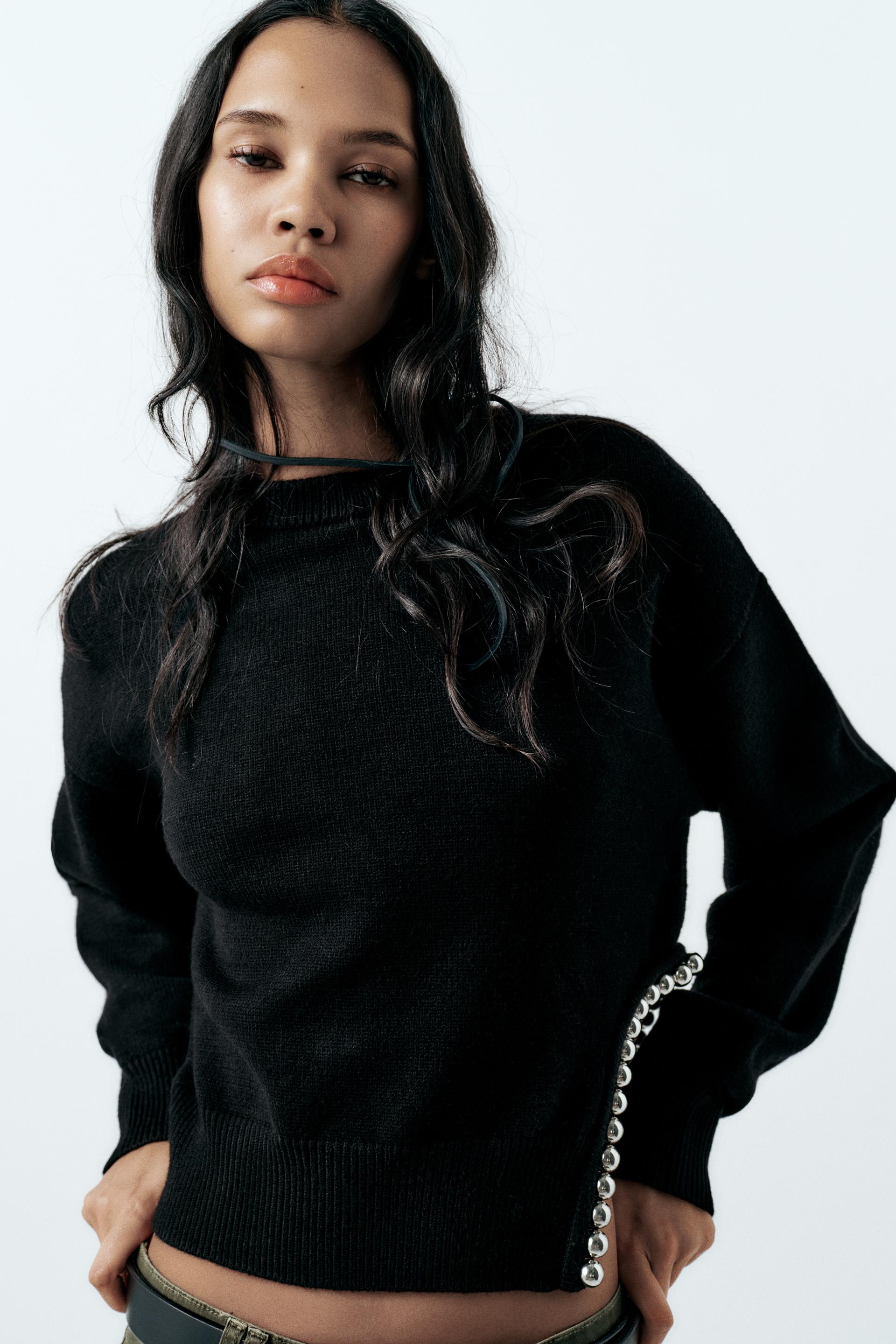 El jersey negro de Zara barato, básico y atemporal que las mujeres