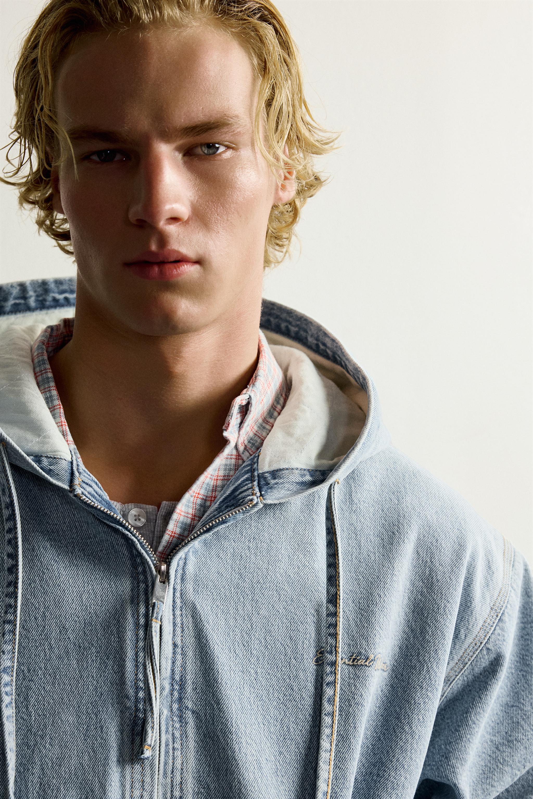 VESTE EN JEAN MATELASSÉE À CAPUCHE