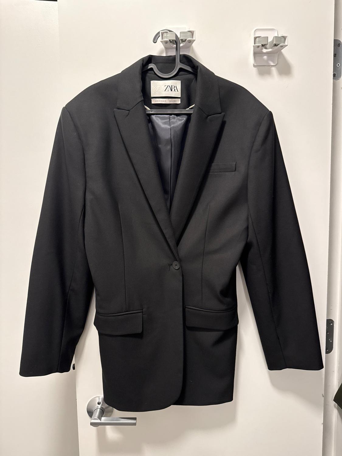 BLAZER OVERSIZE KAIA x ZARA