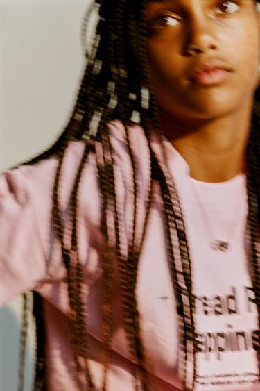 ФУТБОЛКА С ГРАФФИТИ «МЕДВЕДЬ» — МЯГКИЙ РОЗОВЫЙ от Zara