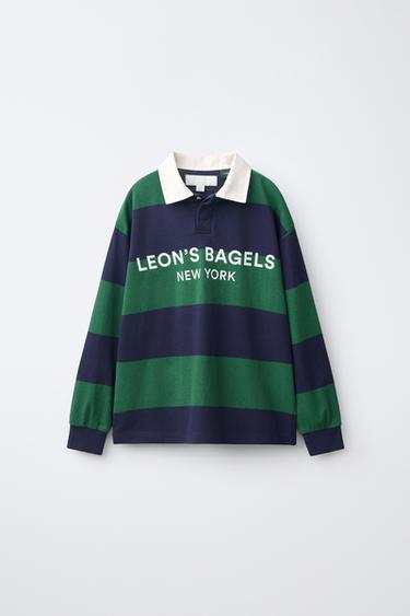 POLO RAYAS ESTAMPADO LEON'S BAGELS ® - Verde de Zara - Imagen 0