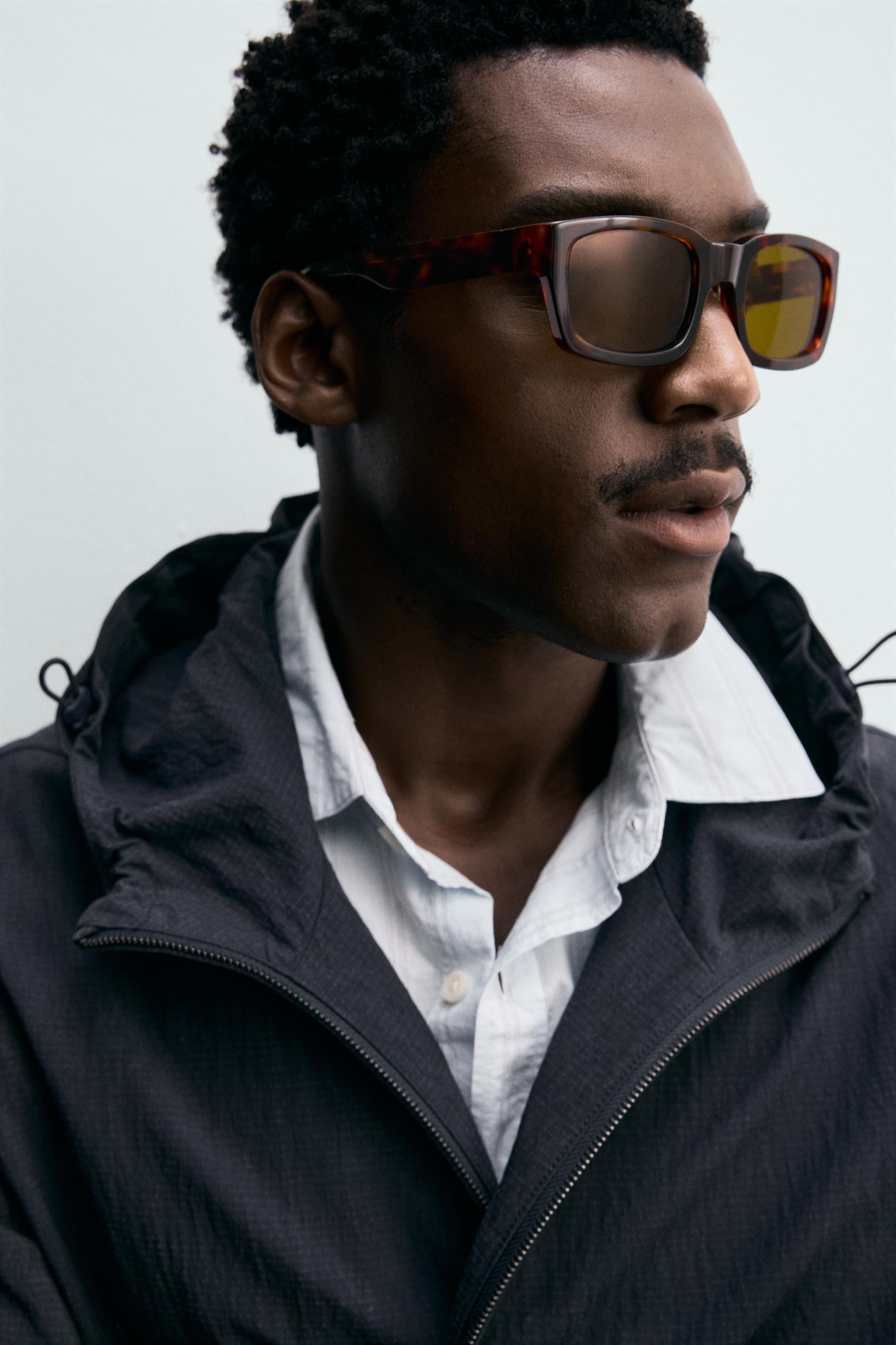 LIGHTWEIGHT TECHNICAL JACKET